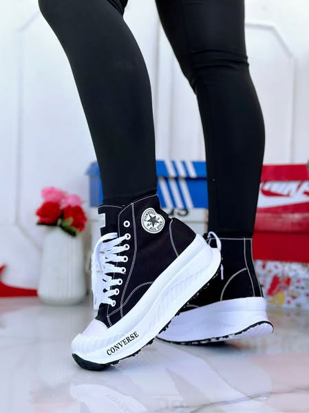 BOTA CONVERSE